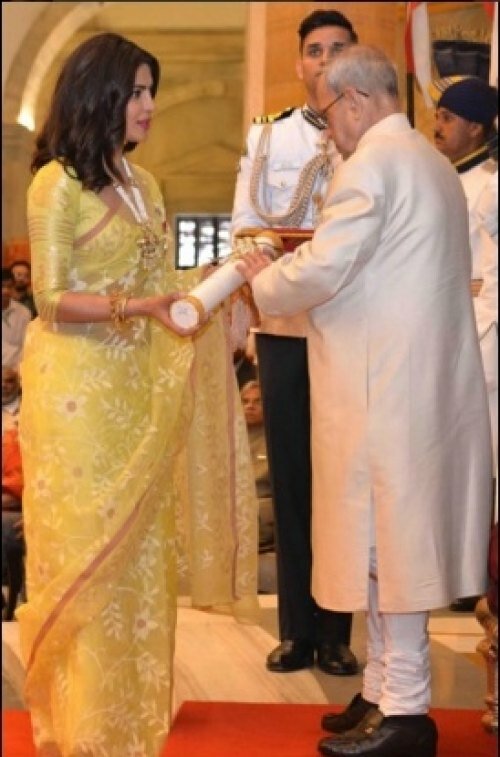 Multi-talented Priyanka Chopra honoured with Padma Shri; Rajinikanth, Sania Mirza honoured too! Priyanka Chopra receiving Padma Shri honour from President Pranab Mukherjee at Rashtrapati Bhavan